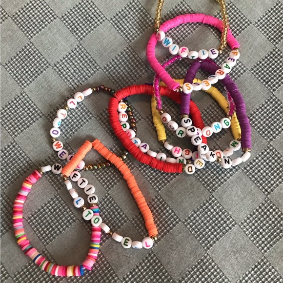 Lot Of Girls Taylor Swift Shirts Sz. S, Coloring Book, Bracelets, Posters - Picture 12 of 12